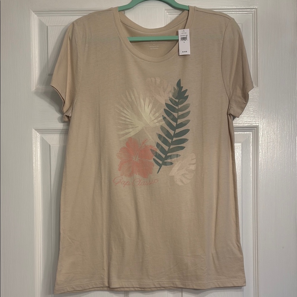 GAP Favorite Graphic Tee with Tropical Floral Design